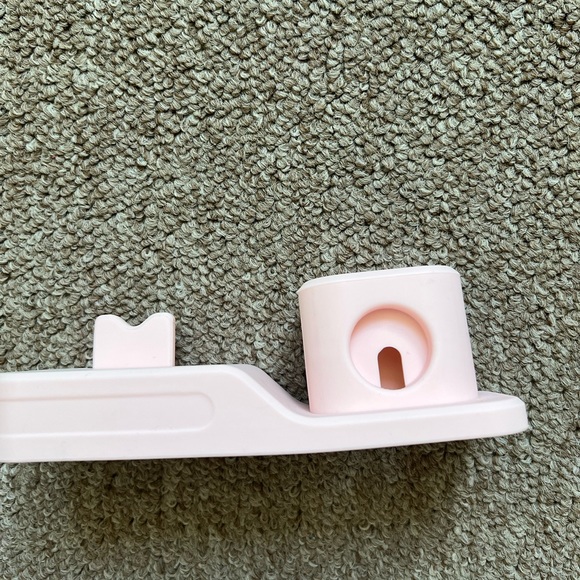NWOT SILICONE IPHONE, APPLE WATCH, AND AIRPODS CHARGING STATION - Picture 2 of 4
